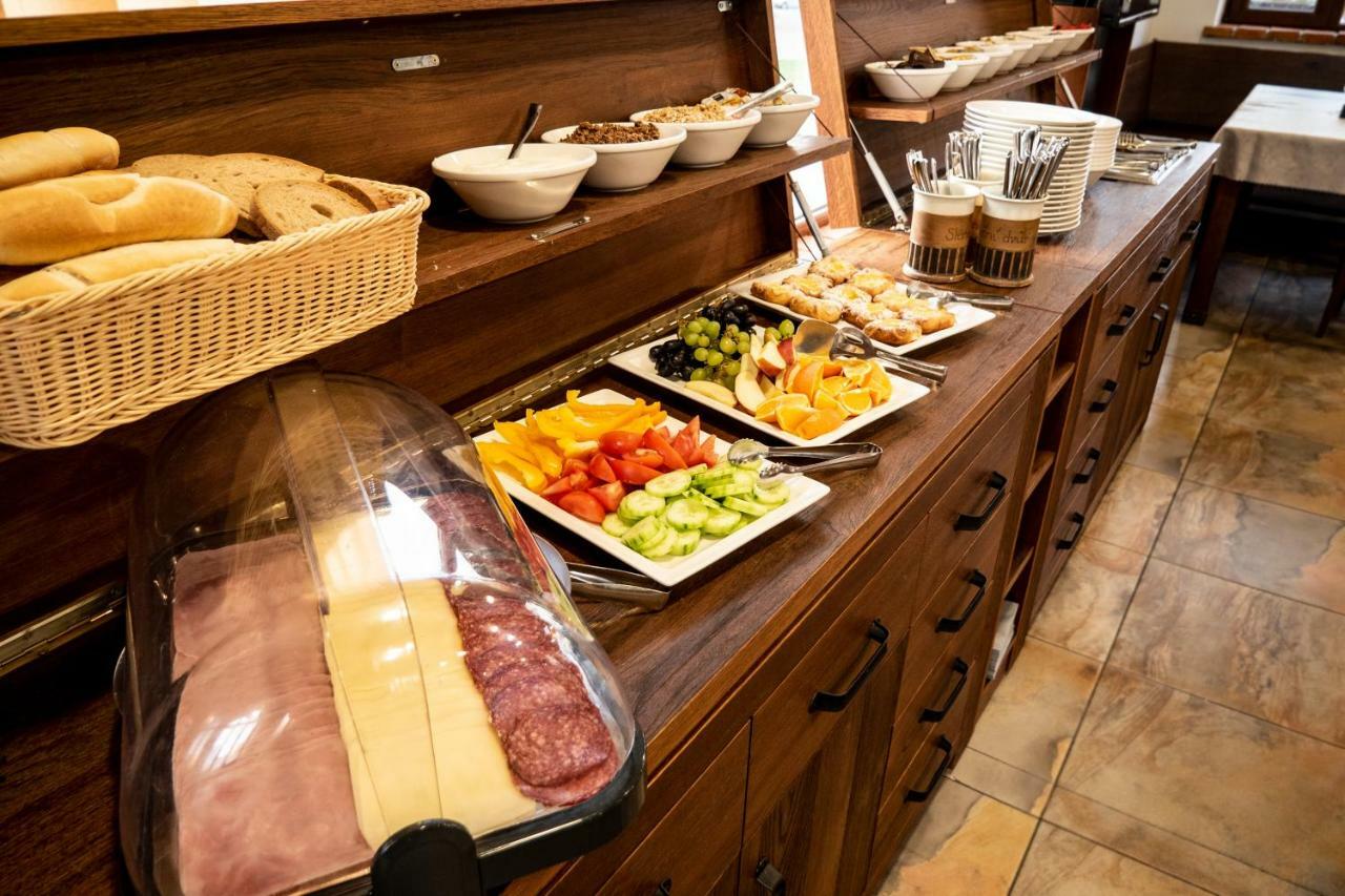 ברנו Hotel Slunecni Dvur מראה חיצוני תמונה
